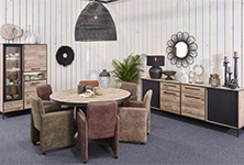 Woonkamerset Pieterburen een stoere naturel houten set. Door de zwarte afwerking geeft de pieterburen uw woonkamer een industriele maar tegelijkertijd zachtere uitstraling dan de meeste woonkamersets. Deze woonkamerset bestaat uit een Dressoir, Eettafel, Salontafel en Tv-Kast. 