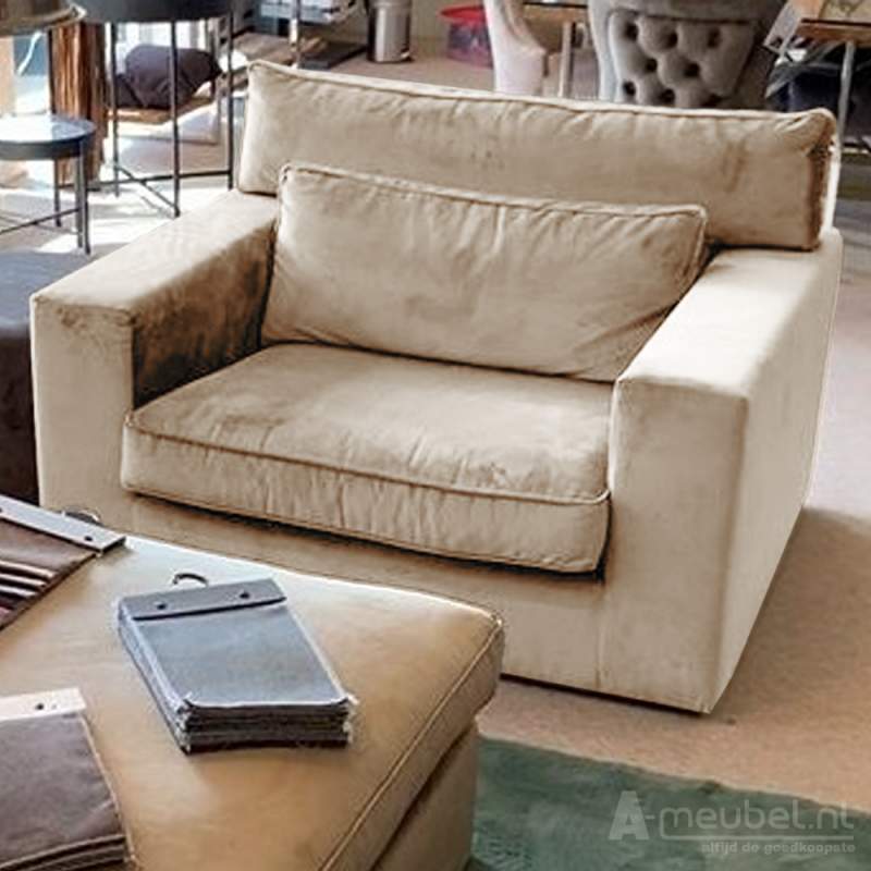 Oudenbosch Loveseat