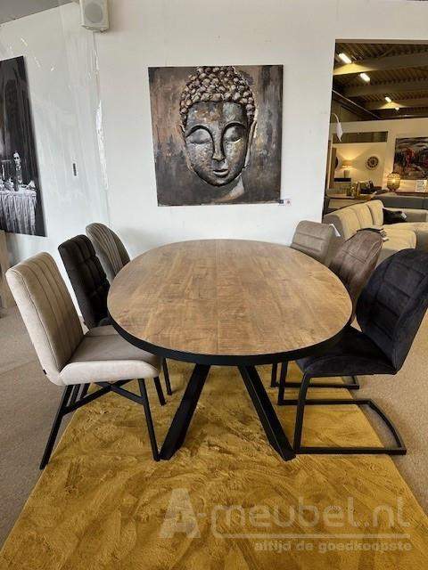 Scarlet Eettafel Ovaal 220x120cm