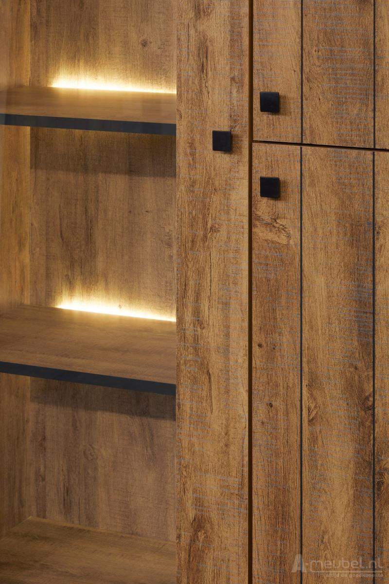 Vitrinekast Schoonhoven