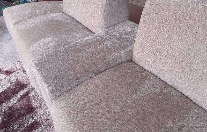 Veenendaal Longchair + 1 zit + Gestoffeerde Tafel + 1 zit + Pouffe