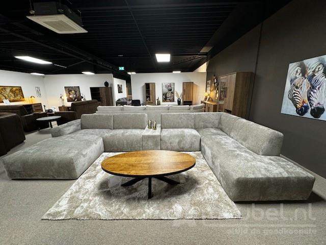 Veenendaal Ottomaan + 1 zit + Gestoffeerde Tafel + 1 zit + Longchair