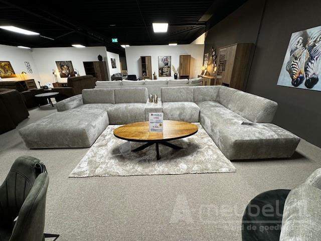 Veenendaal Ottomaan + 1 zit + Gestoffeerde Tafel + 1 zit + Longchair