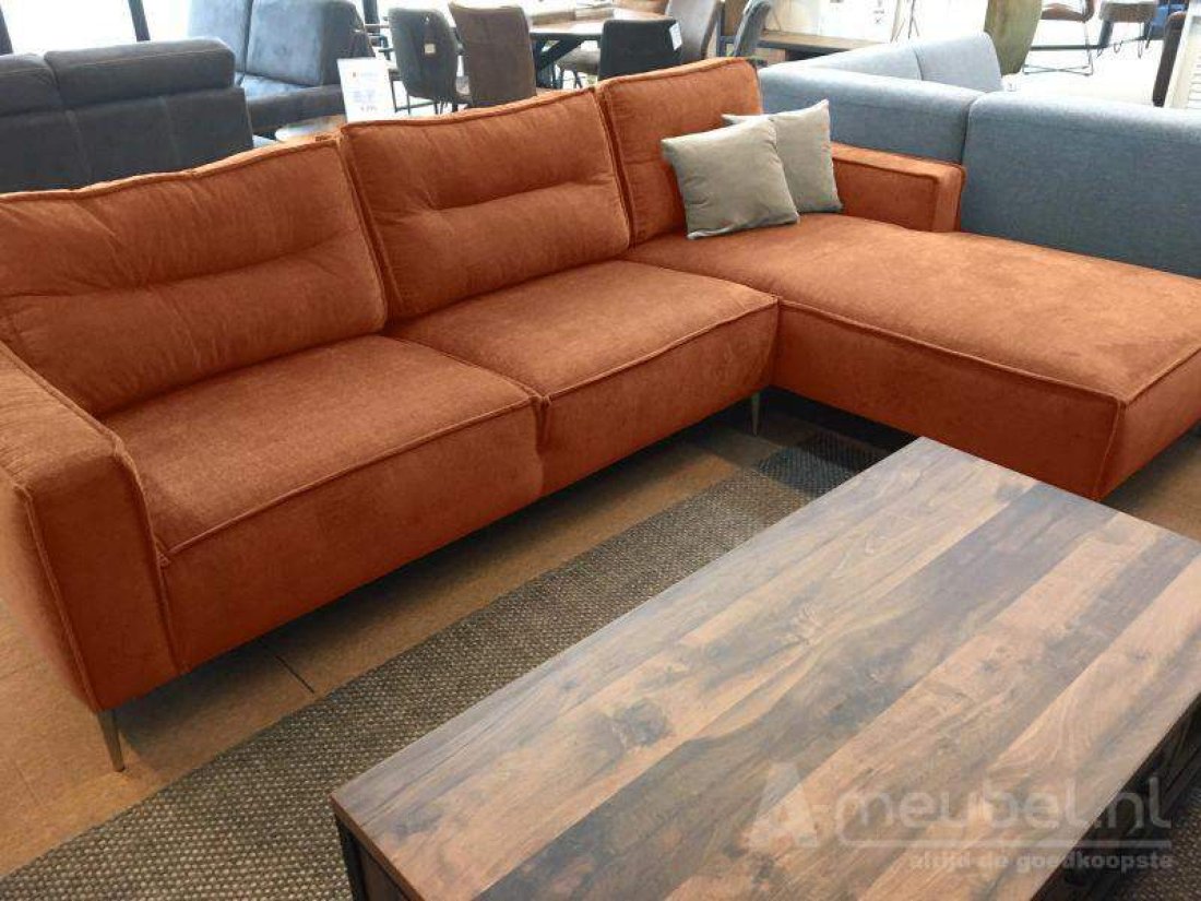 Capelle Longchair Oranje – A-meubel
