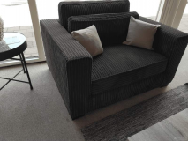 Almere Loveseat