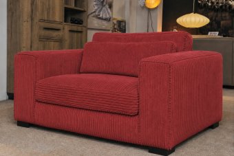 Almere Loveseat in rood – kleurimpressie