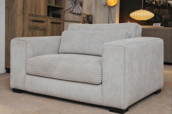 Almere Loveseat