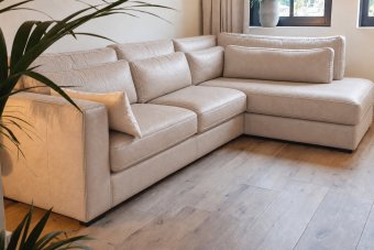 Almere Ottomaan in leer – materiaalimpressie