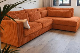 Almere Ottomaan in oranje – kleurimpressie