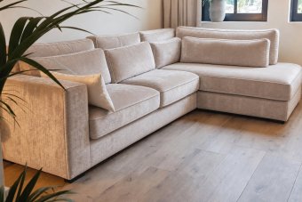 Almere Ottomaan in velvetstof – materiaalimpressie