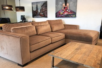 Amsterdam Longchair in bruin – kleurimpressie