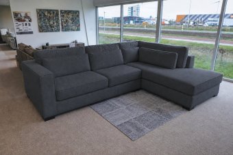 Arnhem 2 zits + Ottomaan mini in antraciet – kleurimpressie