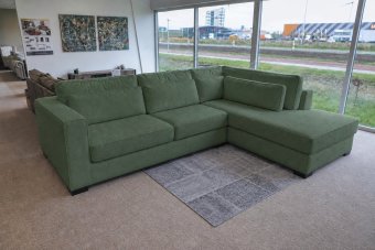 Arnhem 2 zits + Ottomaan mini in groen – kleurimpressie