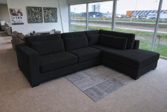 Arnhem 2 zits + Ottomaan mini in zwart – kleurimpressie