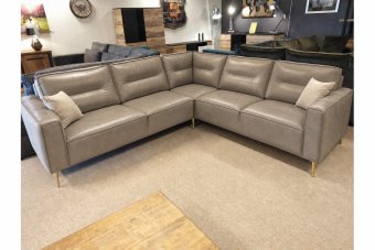 Capelle 2.5 + Haakse Hoek + 2.5-Zits in leer – materiaalimpressie