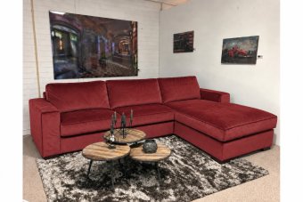 Frederiksoord 2 Zits + Longchair in rood – kleurimpressie