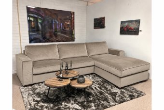 Frederiksoord 2 Zits + Longchair in taupe – kleurimpressie