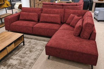 Groede Ottomaan in rood – kleurimpressie