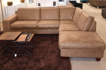 Hoekbank Maassluis in bruin – kleurimpressie