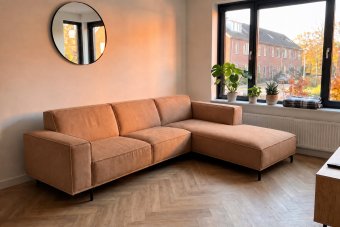 Huizen 2 Zits + Longchair in cognac – kleurimpressie