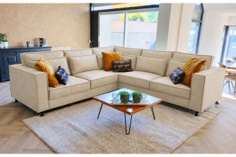 Ilpendam 2 + Hoek + 2 Zits in beige – kleurimpressie