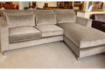 Indijk Longchair in taupe – kleurimpressie