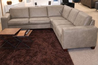 Maassluis 2 + Haakse Hoek + 2 Zits in taupe – kleurimpressie