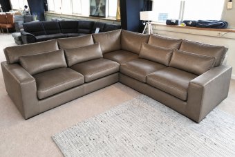 Oudenbosch 2 + Hoek + 2 Zits in leer – materiaalimpressie