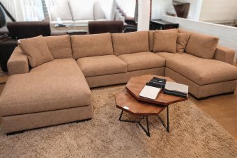 Sloterdijk Loungebank in cognac – kleurimpressie