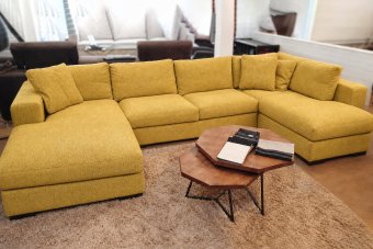 Sloterdijk Loungebank in geel – kleurimpressie