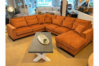 U-Bank Naaldwijk in oranje – kleurimpressie