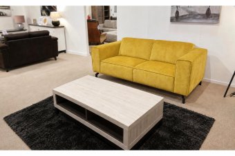 Wolvega 2 Zits Bank in geel – kleurimpressie